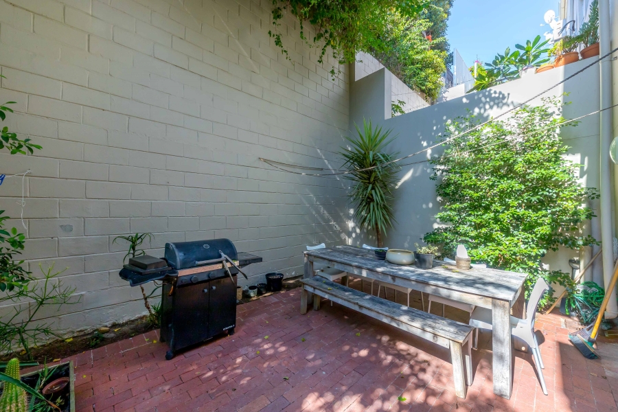 2 Bedroom Property for Sale in Sea Point Western Cape